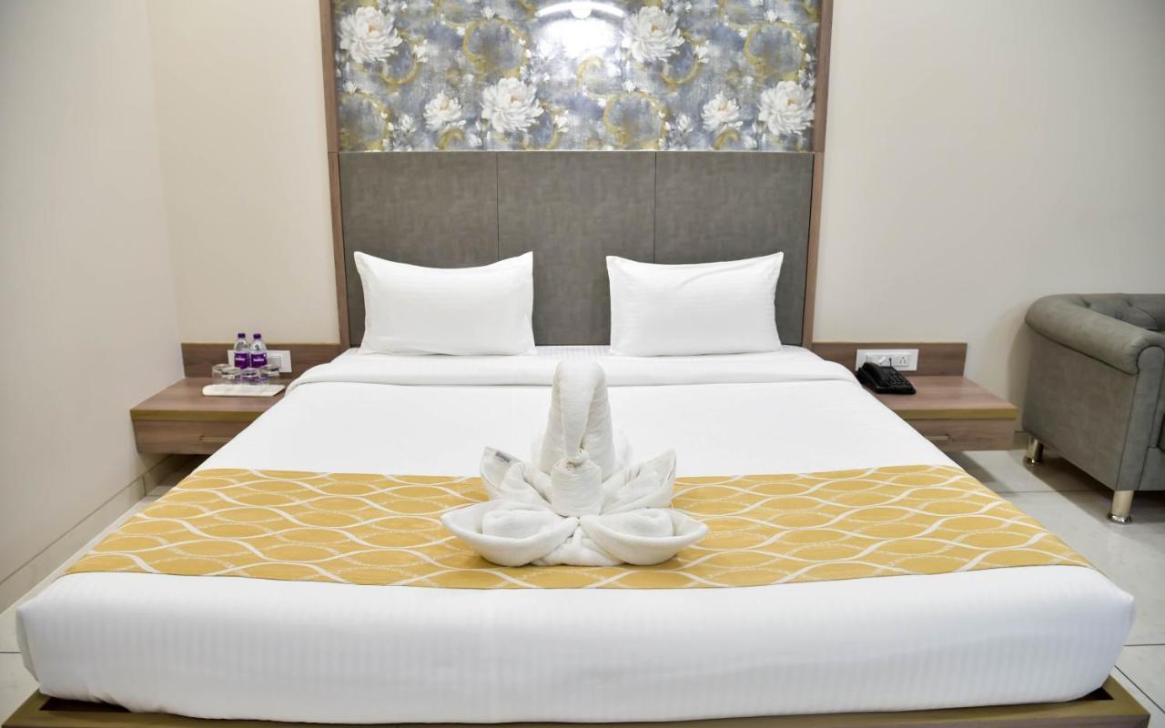Shree Ganga Smb Hotels ウッジャイン エクステリア 写真