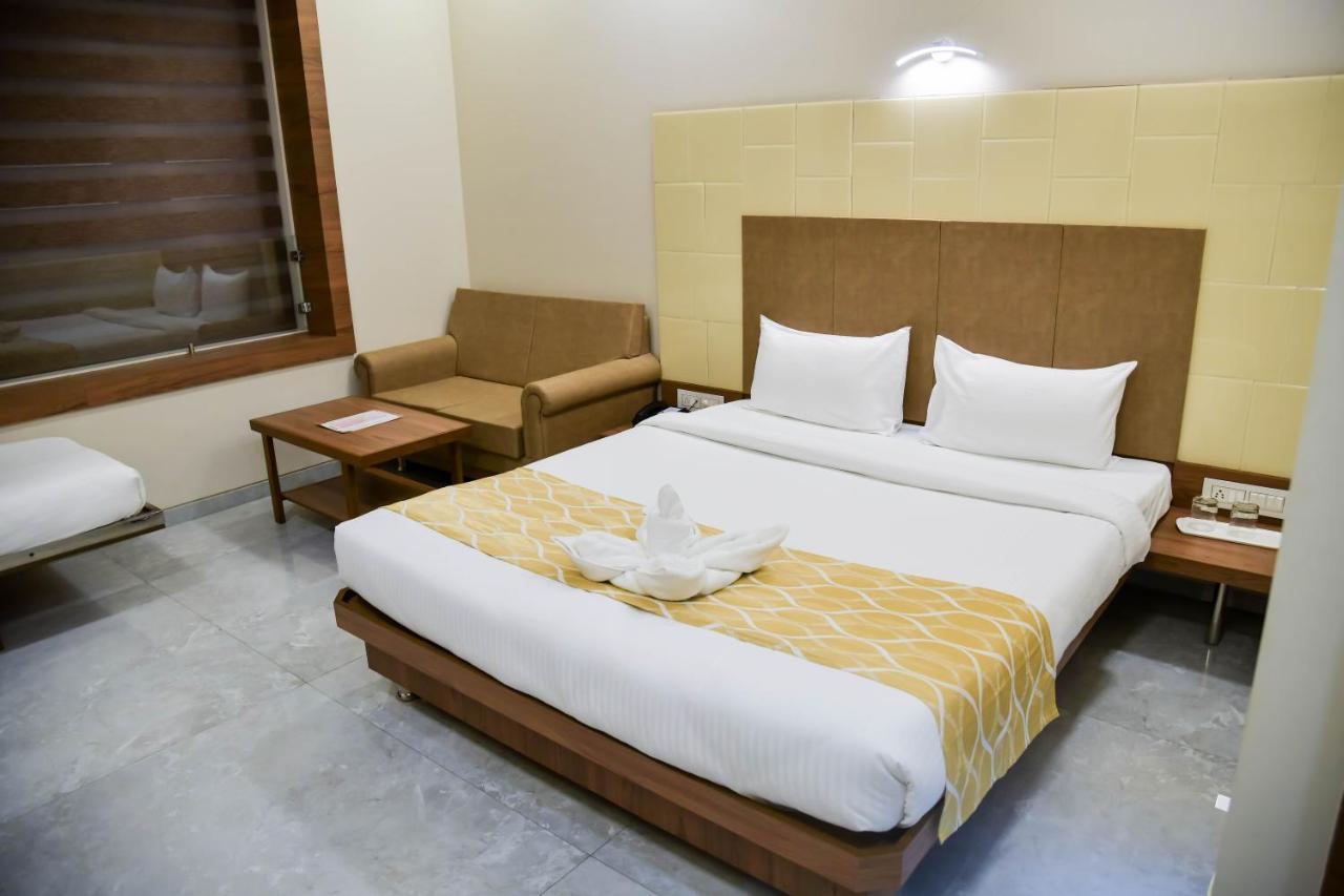 Shree Ganga Smb Hotels ウッジャイン エクステリア 写真