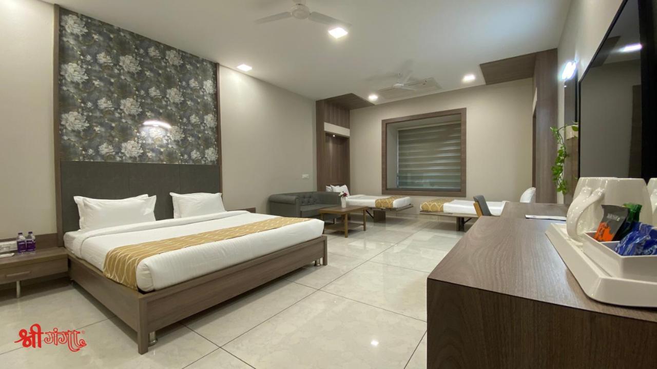 Shree Ganga Smb Hotels ウッジャイン エクステリア 写真